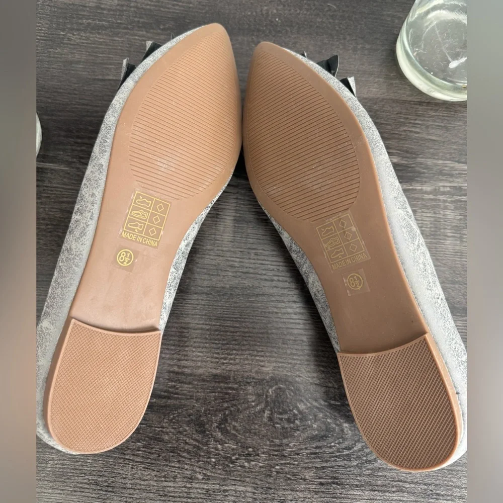 Journee Collection Silver Ruffle Pointed Toe Flats Size 8.5